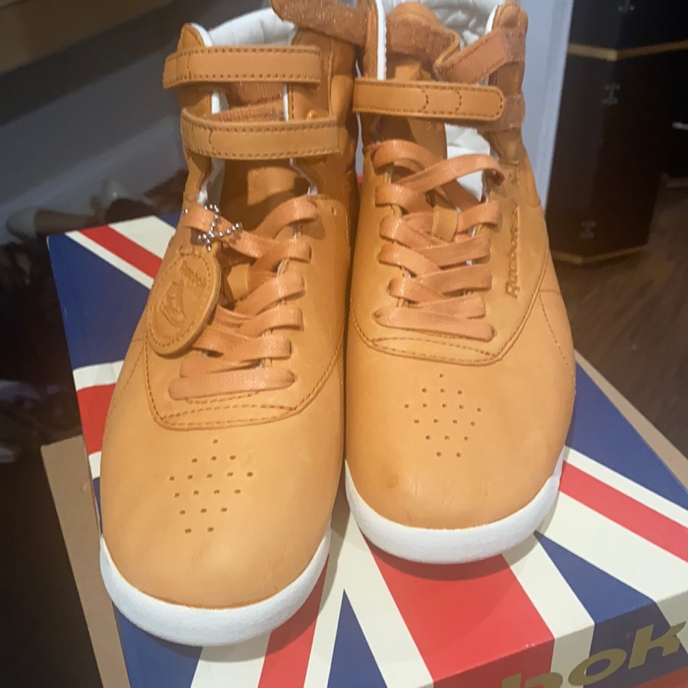 Stockholm Reebok burnt orange